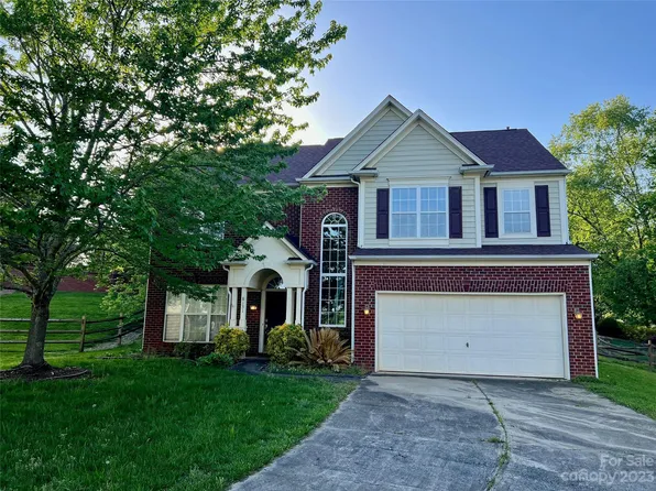 8131 Pelorus Ln, Charlotte, NC 28269