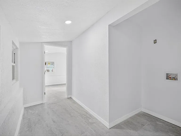 5801 Magnolia St N — Photo 14