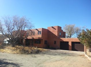 31 Camino Pacifico, Santa Fe, NM 87508