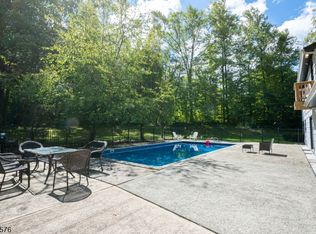 5 Beaver Brook Dr, Vernon Twp., NJ 07461