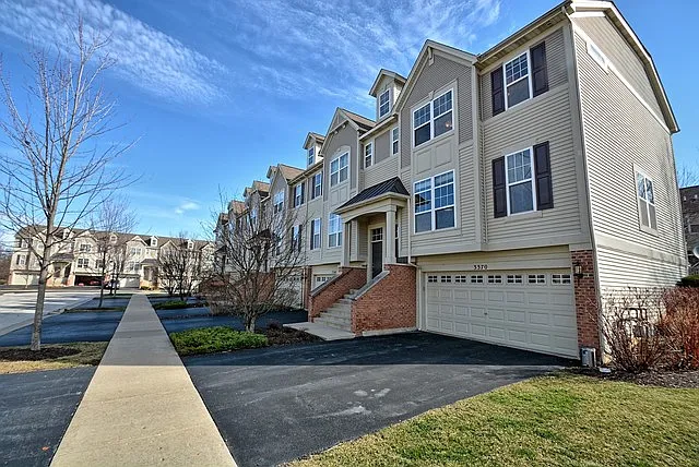 3370 Kentshire Cir