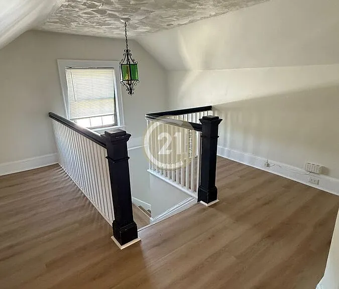 751 Shirley Ave #3 — Photo 2