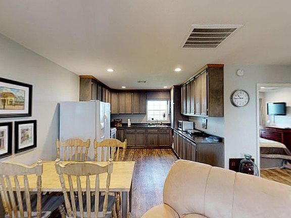 3rd image of 3621 Little Chenier Rd