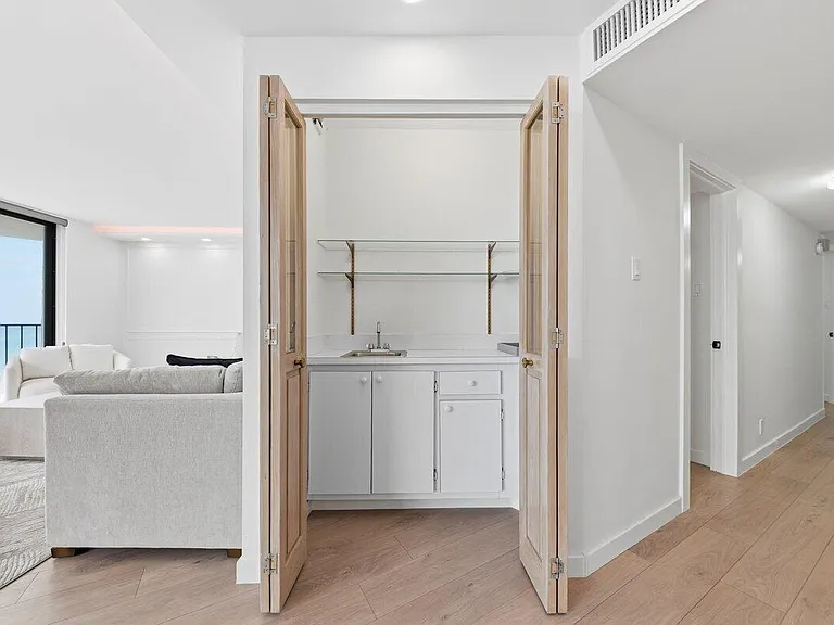 5420 N Ocean Dr #1702 — Photo 9