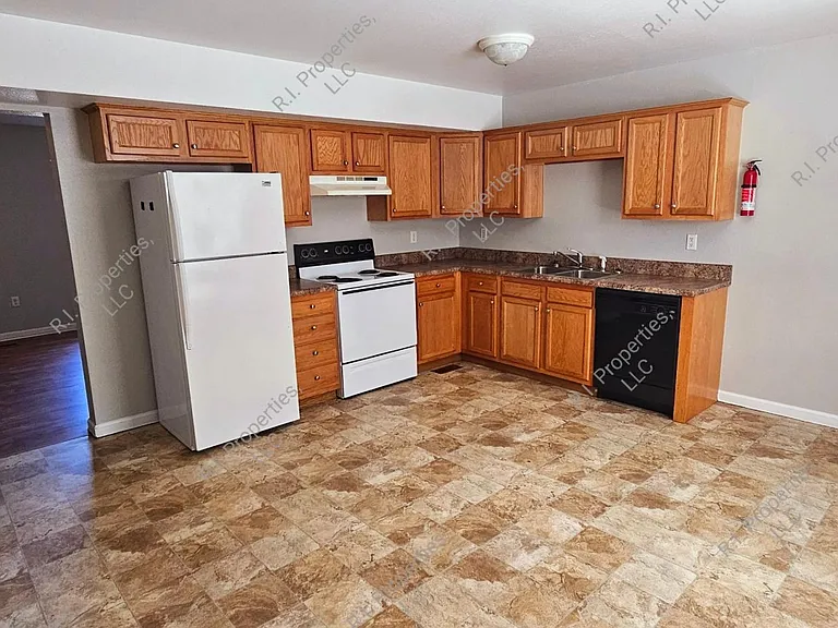 2080 Railroad St #2 — Photo 7