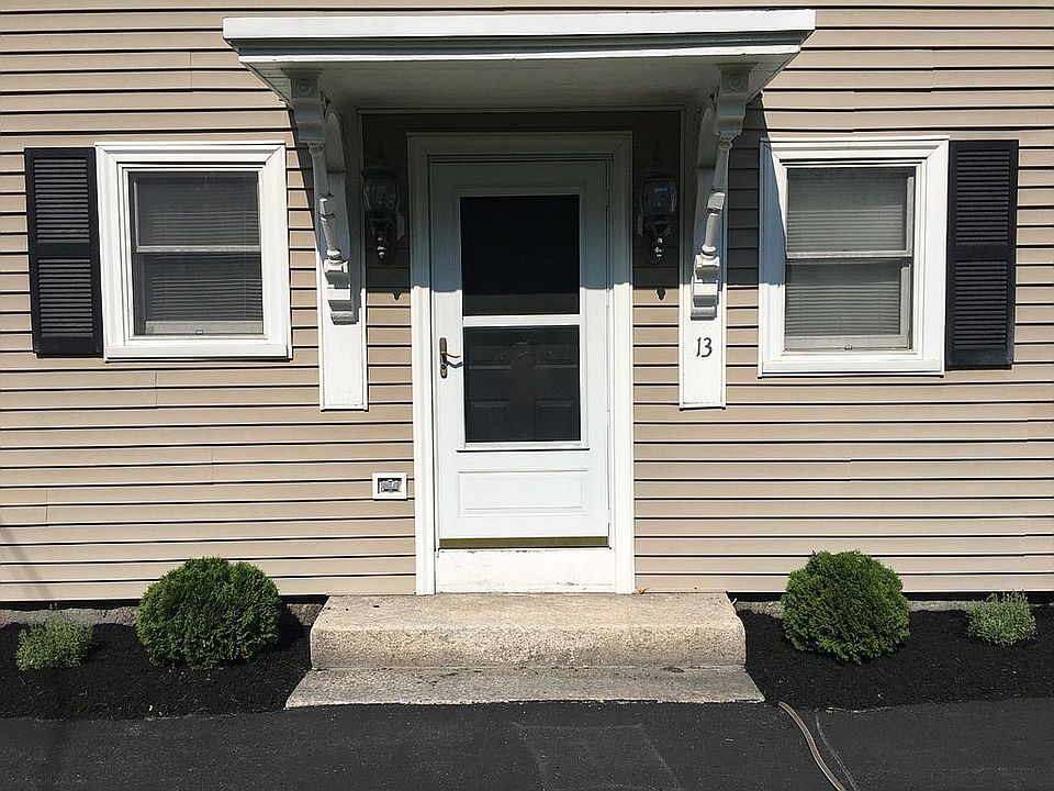 Apt. 1 front entrance
