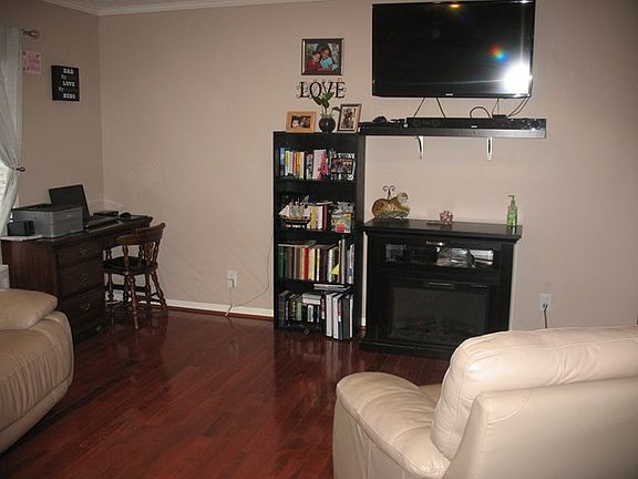 4th image of 172 Hawk Landing Dr