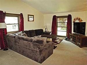 3rd image of 104 Sherry Ct