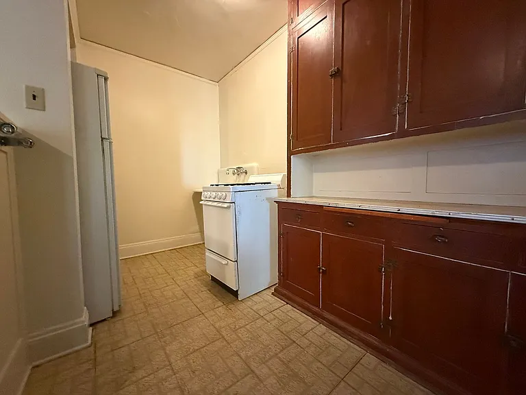 2166 Grand Ave — Photo 4