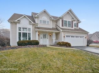 645 Fieldcrest Dr, West Chicago, IL 60185