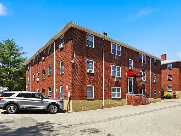 4th image of 33 Montvale Ave APT 11