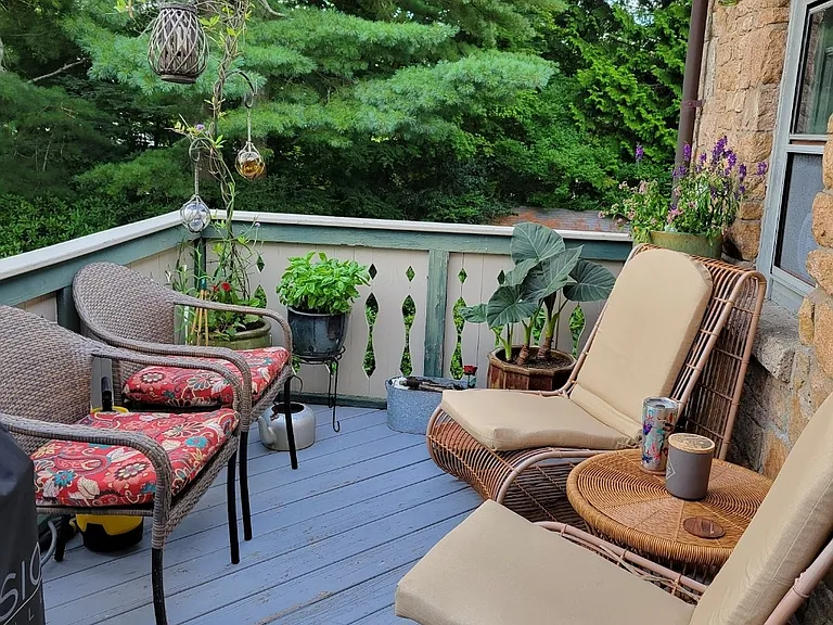 6 Howe Ave — Photo 28