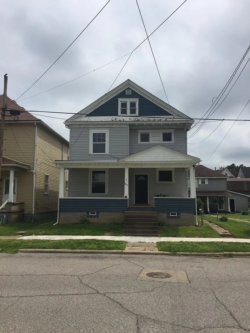 1213 Center St photo 1