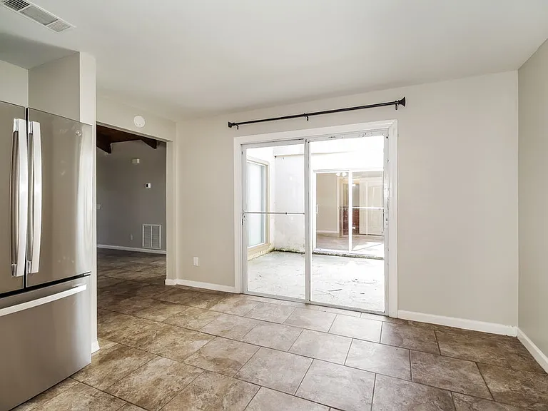 225 Bayhead Dr — Photo 6