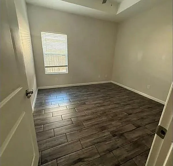 5909 Swallow Ave #3 — Photo 20