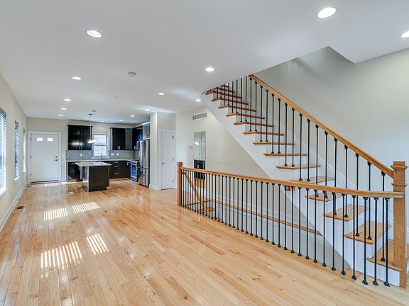 5th image of 2255 Montrose St #1