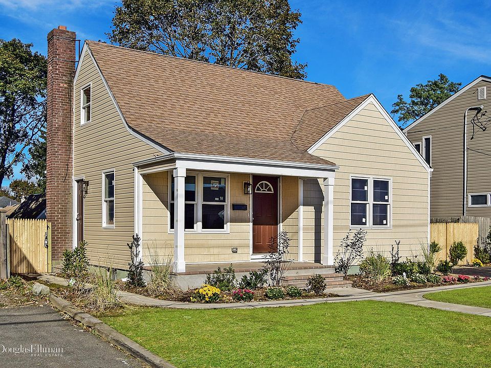 1st image of 56 Walnut Ave E