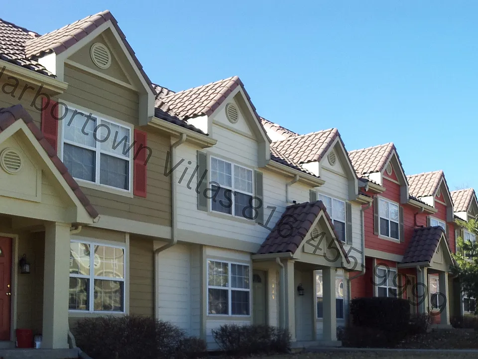 HTV - HARBORTOWN VILLAS, LLC