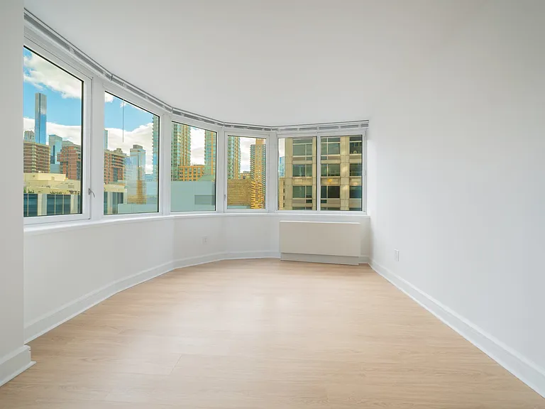 140 Riverside Blvd #1527 — Photo 7