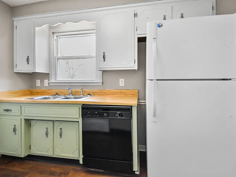 3394 Minor Dr — Photo 8