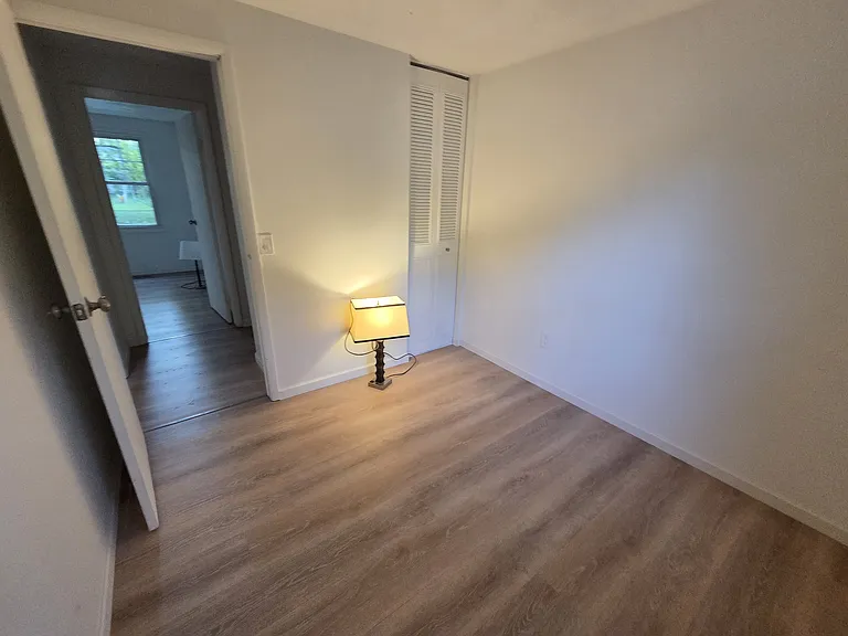 735 Southbriar Rd — Photo 12