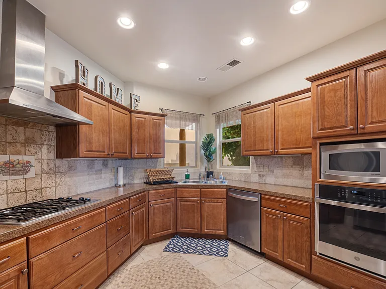 8860 Desert Fox Way NE — Photo 20