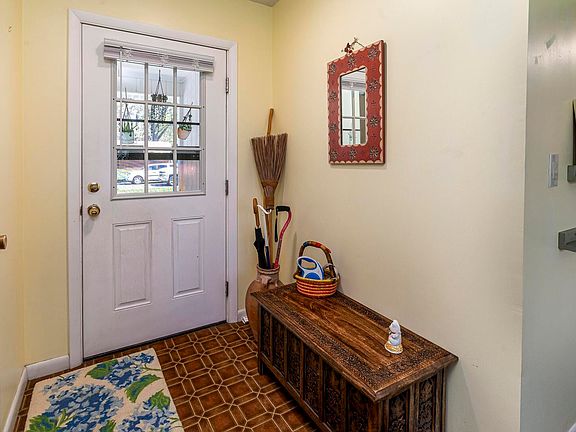 4th image of 1014 S Emerald Ln