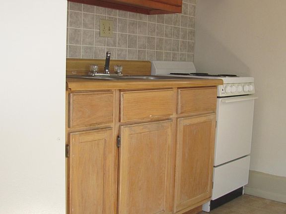 4th image of 2304 N High St #1/2