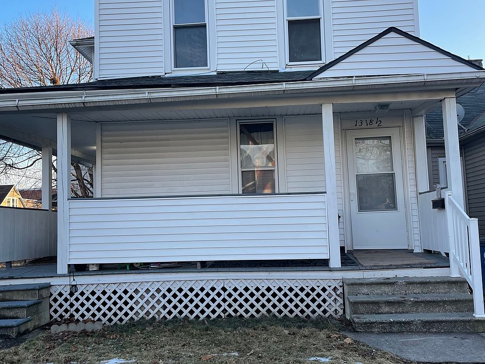 Upper unit with private entrance