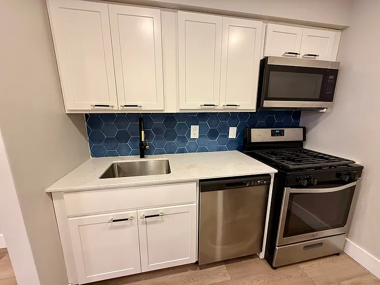 PALMETTO APARTMENTS — Photo 21