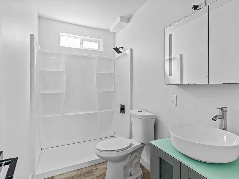 15301 Prairie Avenue — Photo 2