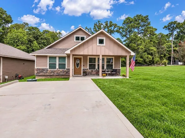 4 Firewood Rd, Huntsville, TX 77340