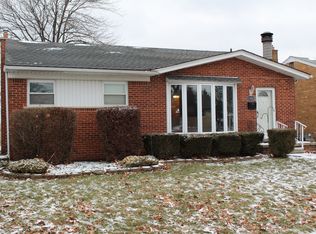 13282 Peach St, Southgate, MI 48195