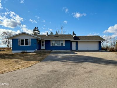 13945 Town & Country Ln, Williston, ND, 58801