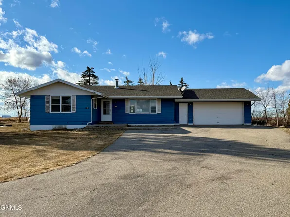 13945 Town & Country Ln, Williston, ND 58801
