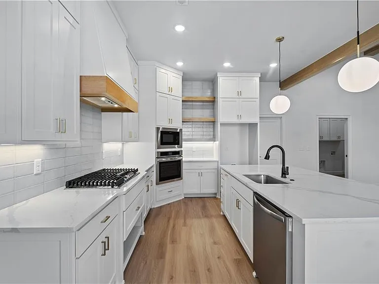 1810 Peacock Rd — Photo 9