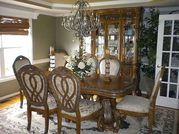 Formal Dining 