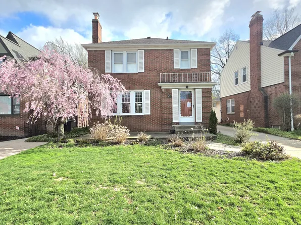 31 University Ct, Amherst, NY 14226