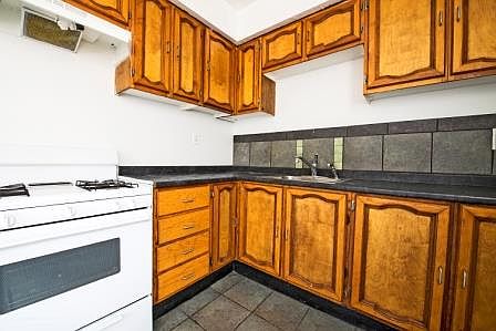 2nd image of 7020 S Merrill Ave #2192258