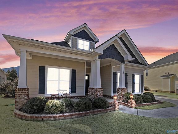 3rd image of 15 Alex Spring Pl