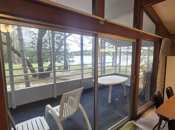 284 S Parker Lake Road, Oxford, WI 53952