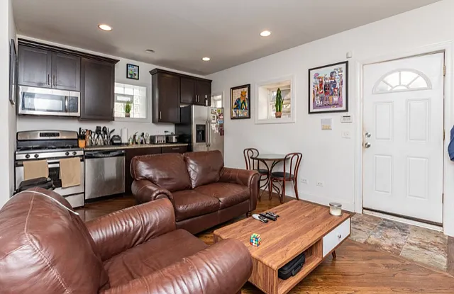2117 N Point St #1R — Photo 2