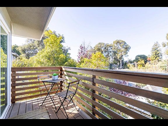 3rd image of 4009 Lincoln Ave APT C