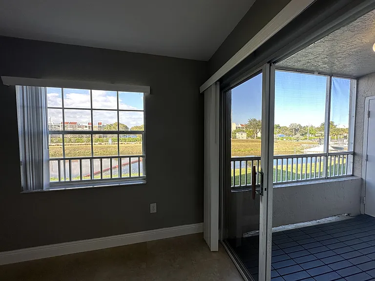 2841 N Oakland Forest Dr #207 — Photo 9