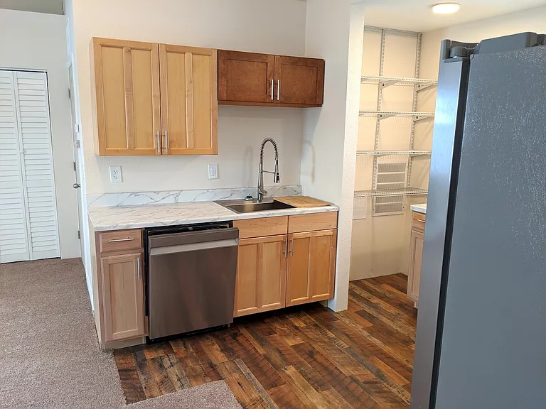 111 N Park St #D — Photo 14