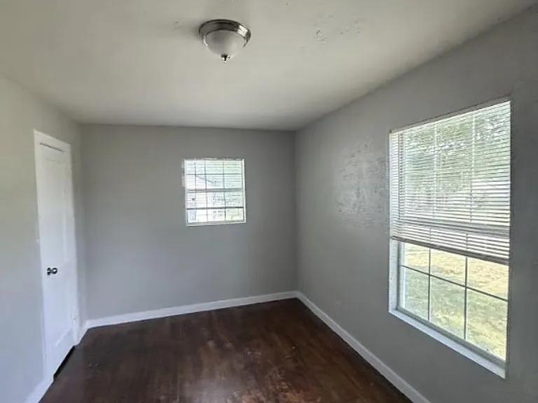 2529 Shropshire St — Photo 8