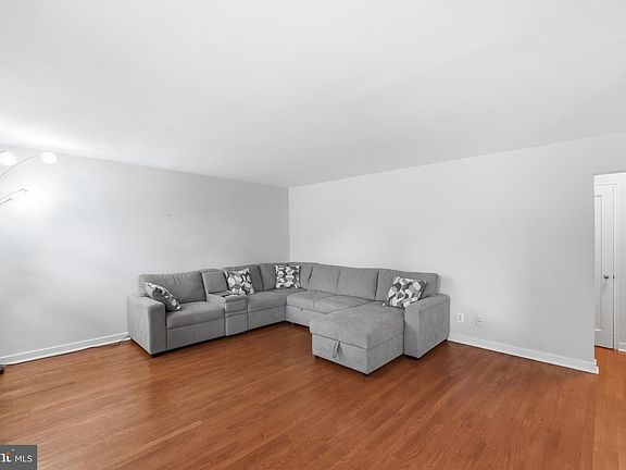 3rd image of 2316 Colston Dr APT 101