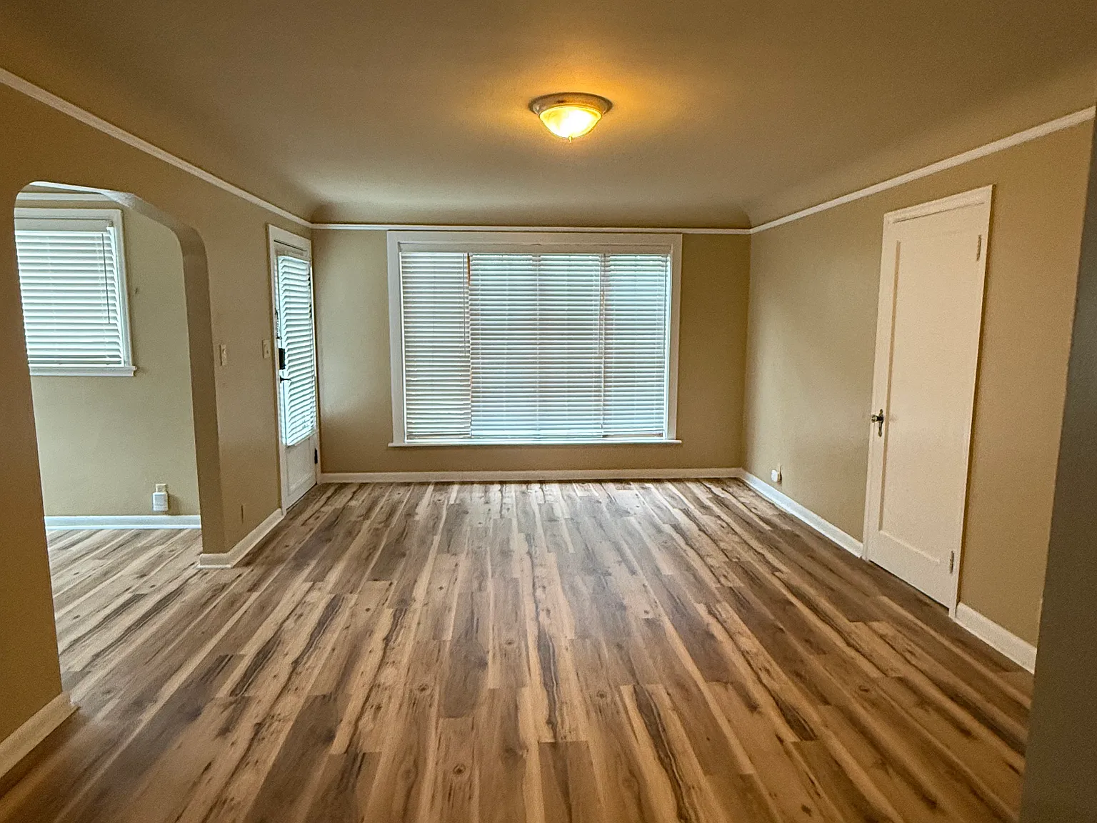 820 34th Ave — Photo 2
