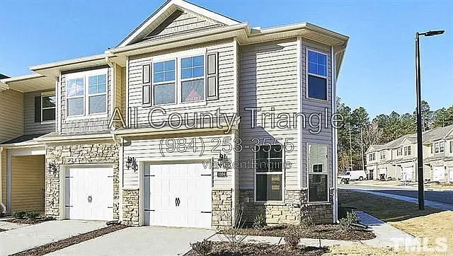 3 bed, 2.5 bath, 1774 sqft, $1,995 — Photo 1