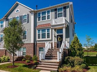 6150 N Pointe Dr, Pepper Pike, OH 44124